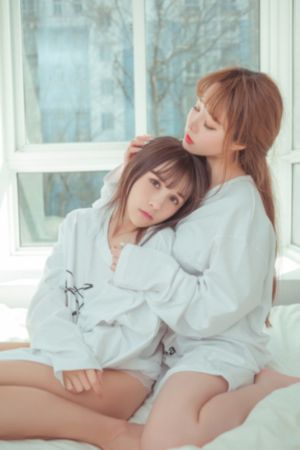 欧美前凹后翘促睾美图_1080完整视频观看